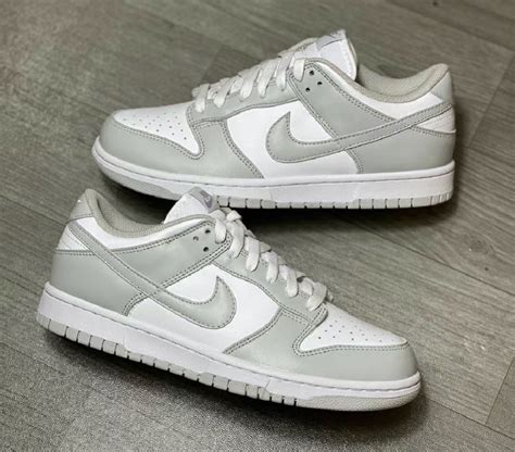 wmns dunk low 'photon dust